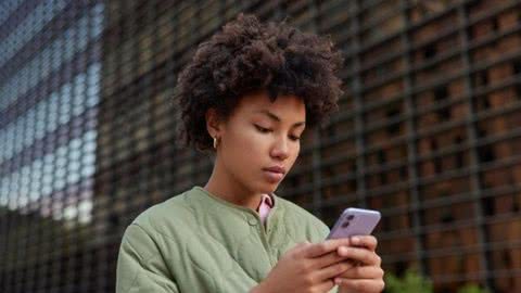 Alerta da Anatel. - Imagem: Reprodução | Freepik