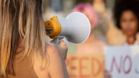 Os dados apontam para um crescimento na esquerda - Imagem: Freepik