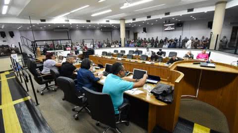 Essa discussão tem como base os dados do último censo que qualificam a cidade a ter mais cadeiras na Câmara de Praia Grande - Imagem: Divulgação