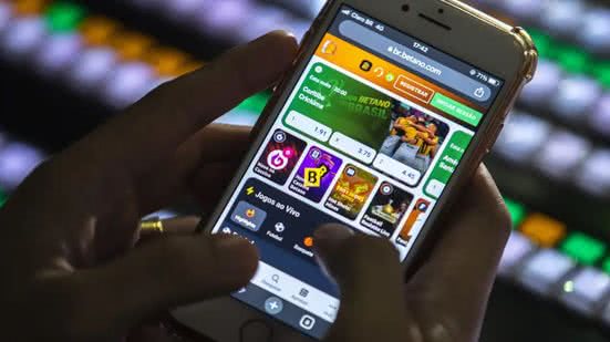 Ministro reage a relatório que aponta R$ 3 bilhões em apostas online de beneficiários do Bolsa Família - Imagem: Reprodução/ Joédson Alves/ Agência Brasil