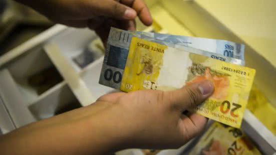 Alerta do Banco Central sobre golpes relacionados a valores esquecidos - Imagem: Reprodução/ Marcello Casal Jr/ Agência Brasil