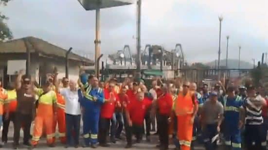 Texto encomendado por Arthur Lira também extinguiria os sindicatos que representam quatro categorias nos Portos brasileiros - Imagem: Divulgação/ Tv Tribuna