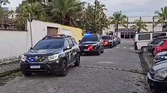 Polícia Civil conduz operação contra suspeita de milícia envolvendo guardas civis de Mongaguá - Imagem: Divulgação/ Polícia Civil