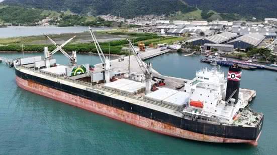 Edital prevê dragagem no Porto de São Sebastião para aumentar capacidade de cargas - Imagem: Divulgação/ Governo de SP