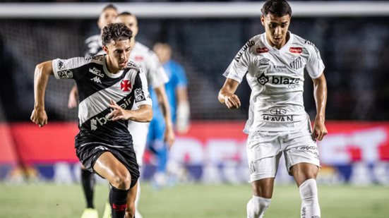 A torcida criticou o técnico Pedro Caixinha após a derrota, que fez mudanças que não surtiram efeito na equipe - Imagem: Instagram/ @santosfc