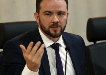 Orçamento de 2026 tem meta de superávit de R$ 34,3 bilhões