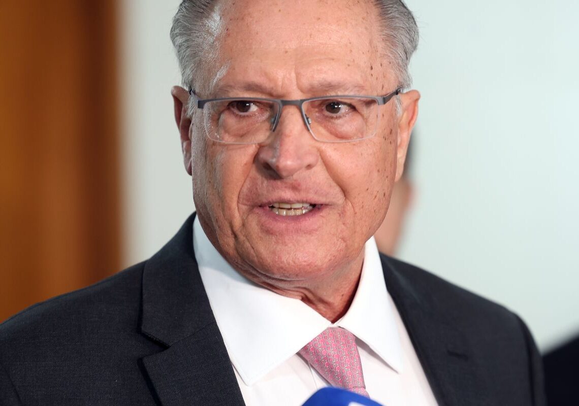 Alckmin desembarca no México e tem reunião com setor privado