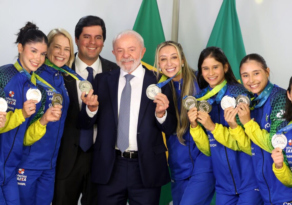 Lula anuncia criação de universidade dos esportes