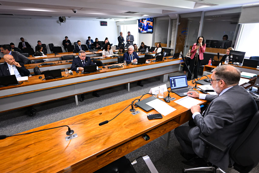 Ciência nas escolas receberá 10% do FNDCT, decide CCT — Senado Notícias