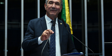 Lucas Barreto critica aumento da energia no Amapá — Senado Notícias