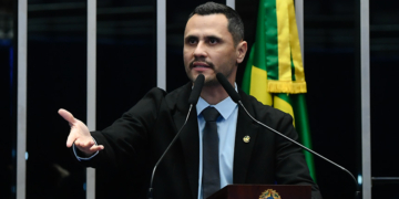 Cleitinho critica projeto que altera Lei da Ficha Limpa — Senado Notícias