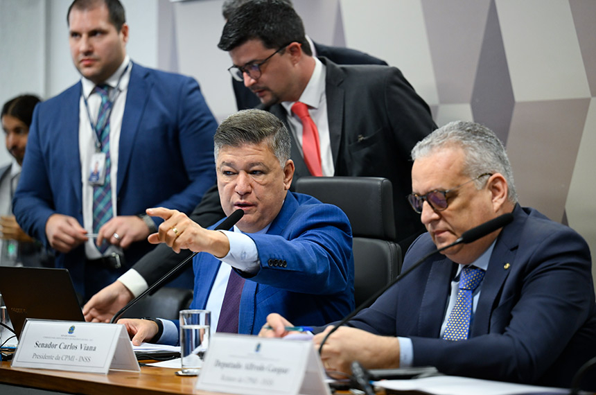 Em depoimento fechado, delegado falou durante cinco horas na CPMI do INSS — Senado Notícias
