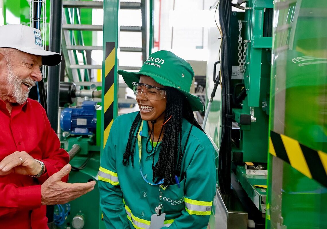 Biocombustível de macaúba mudará vida de agricultores em MG, diz Lula