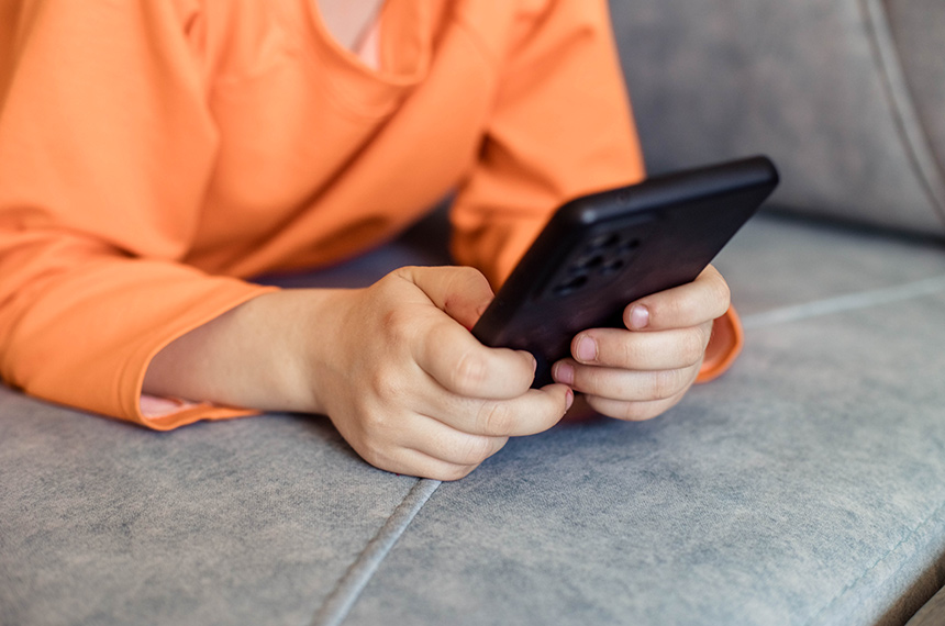 Projeto que protege crianças na internet volta à análise do Senado — Senado Notícias