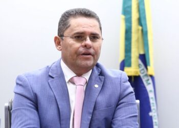 Comissão aprova compartilhamento de torres de telecomunicação em áreas urbanas populosas – Notícias