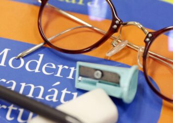 Oftalmologistas apontam risco de atendimento por pessoas sem formação