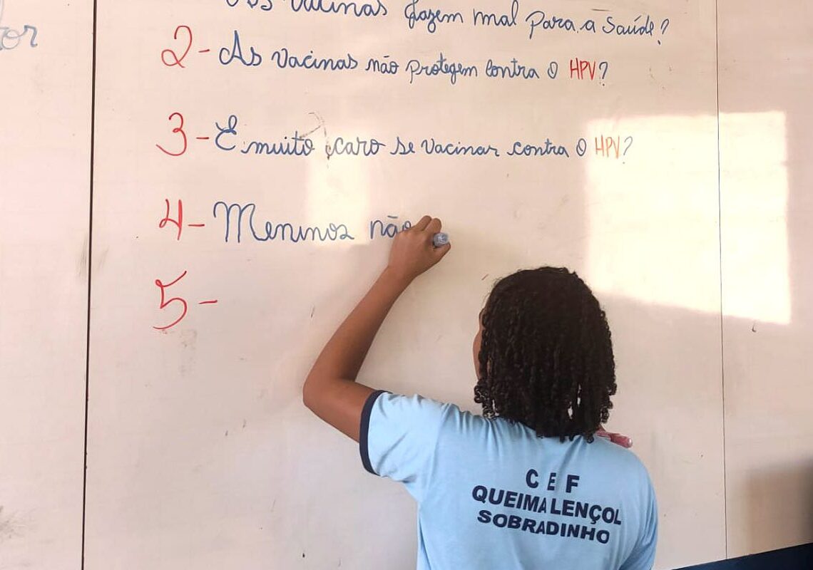 Vacina do HPV avança no público-alvo, mas precisa resgatar mais velhos