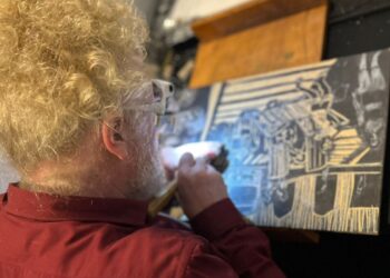 Artista com baixa visão fala da potência de pessoas com deficiência