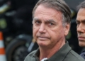 Após retirada de lesões da pele, Bolsonaro volta à prisão domiciliar