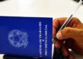 Taxa de desemprego em agosto fica em 5,6% e repete recorde de mínima