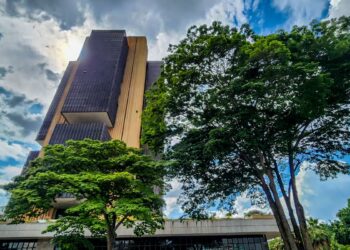 Ata do Copom indica Selic a 15% “por período bastante prolongado”