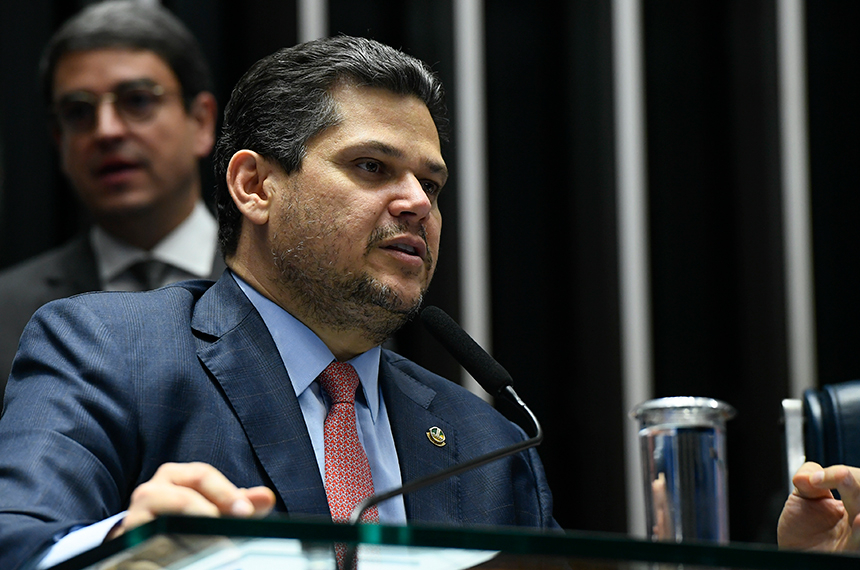 Senado afasta historiador Eduardo Bueno, o ‘Peninha’, do Conselho Editorial — Senado Notícias