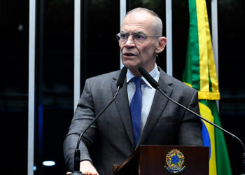 Contarato pede legislação de trânsito mais rigorosa — Senado Notícias