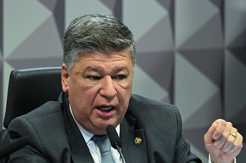 Carlos Viana expressa indignação com decisões que interferem com CPMI — Senado Notícias