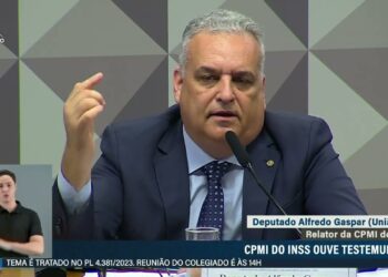 Relator da CPMI pede prisão de depoente por ocultação de documentos — Senado Notícias