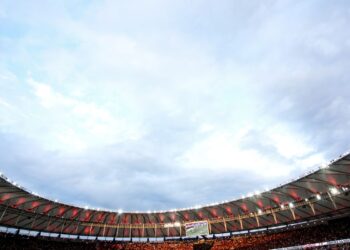 Justiça proíbe Torcida Jovem do Flamengo de ir a estádios de futebol