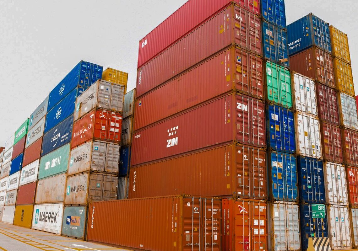 Balança comercial tem saldo positivo de US$ 6,1 bi em agosto