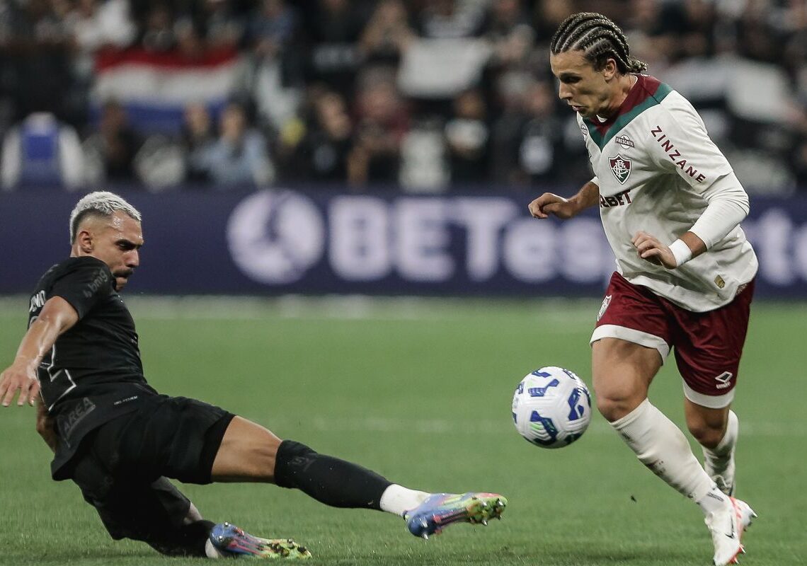 Brasileiro: Fluminense e Corinthians medem forças no Maracanã