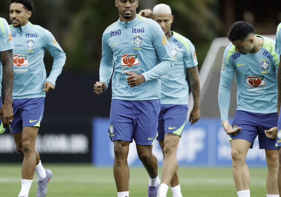 Ancelotti comanda primeira atividade com todos os convocados