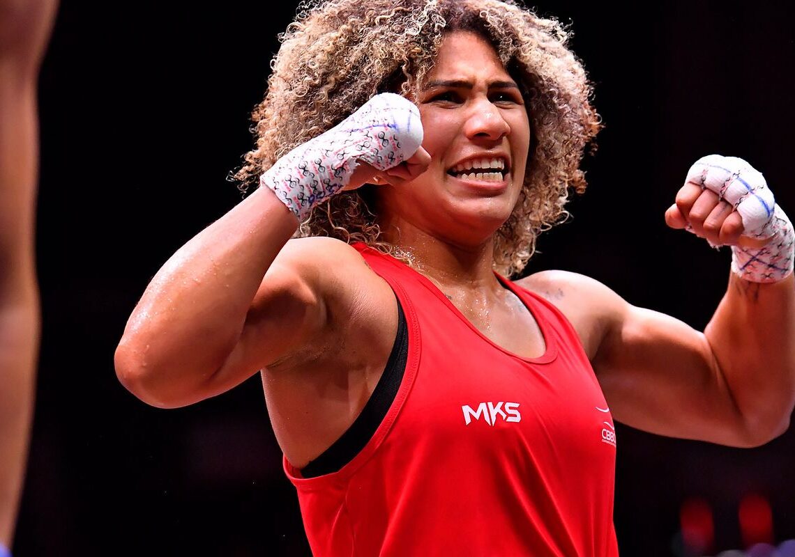 Rebeca Lima é campeã mundial de boxe em Liverpool