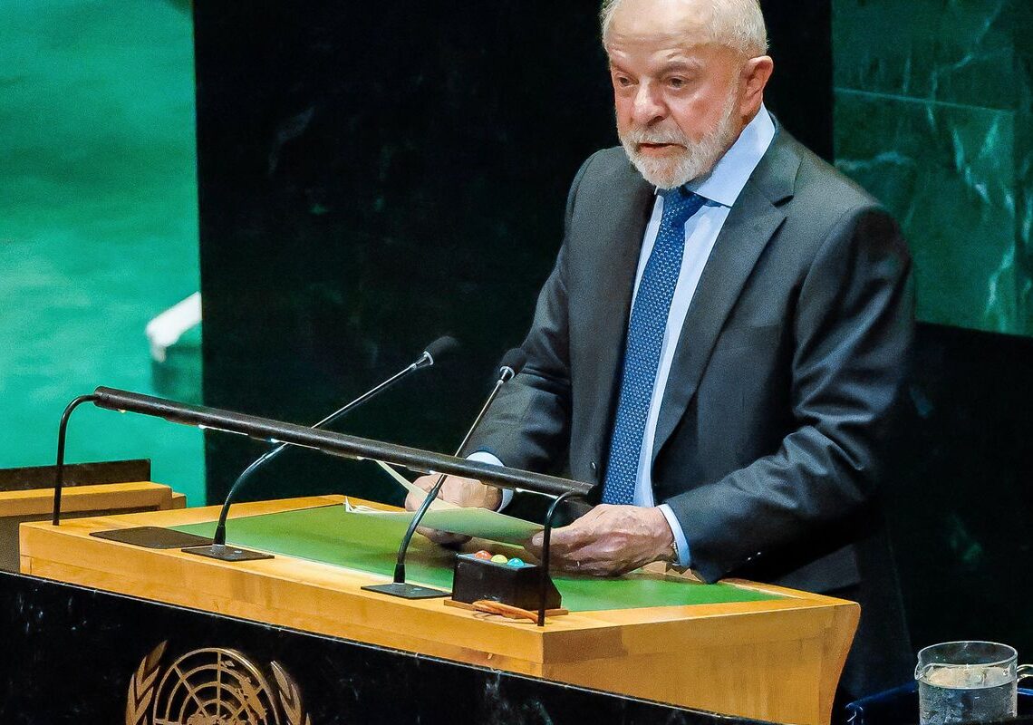 Lula diz que manifestações são “espetáculo da democracia” 