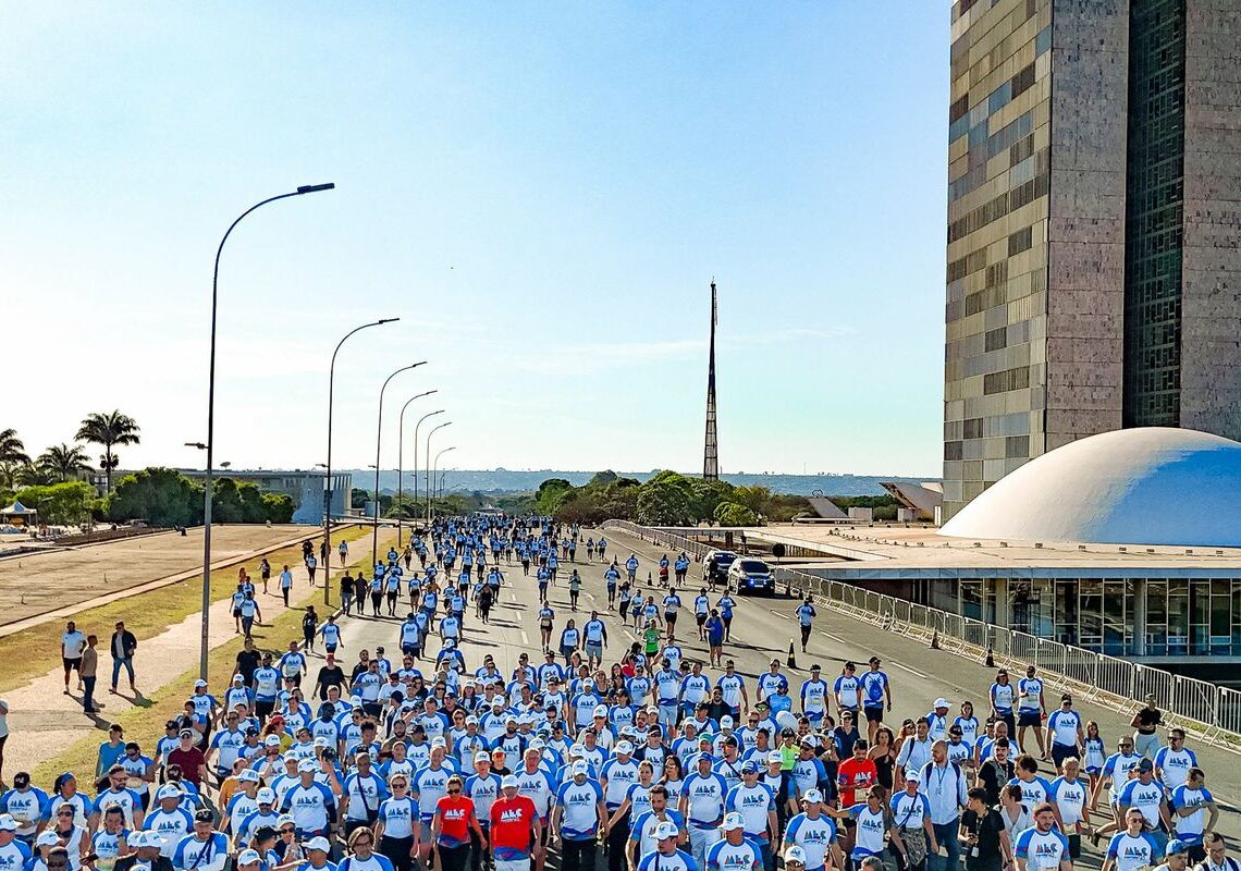 “Brasil será soberano pela educação”, diz Lula na corrida MEC 95 anos
