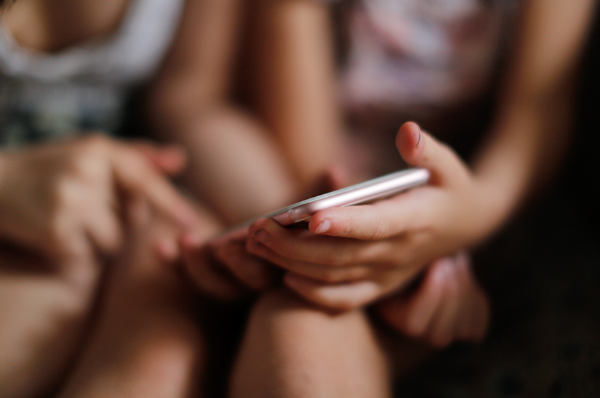 Medida provisória dá seis meses para plataformas cumprirem ECA Digital — Senado Notícias