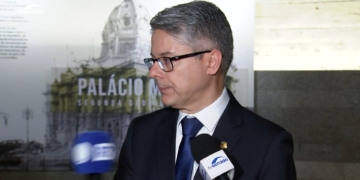 Alessandro Vieira diz que apresentará relatório que rejeita PEC do Mandato — Senado Notícias