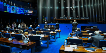 Senado aprova regras mais rígidas para devedor contumaz — Senado Notícias