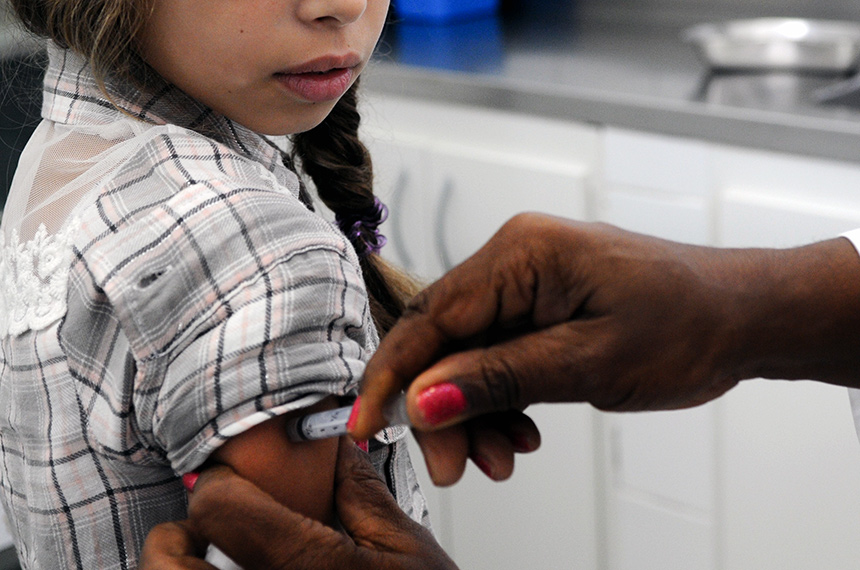 CAS vota projeto que permite deduzir gastos com vacina do Imposto de Renda — Senado Notícias