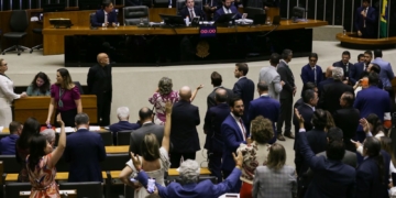 Motta anuncia votação de urgência para projeto de anistia a golpistas