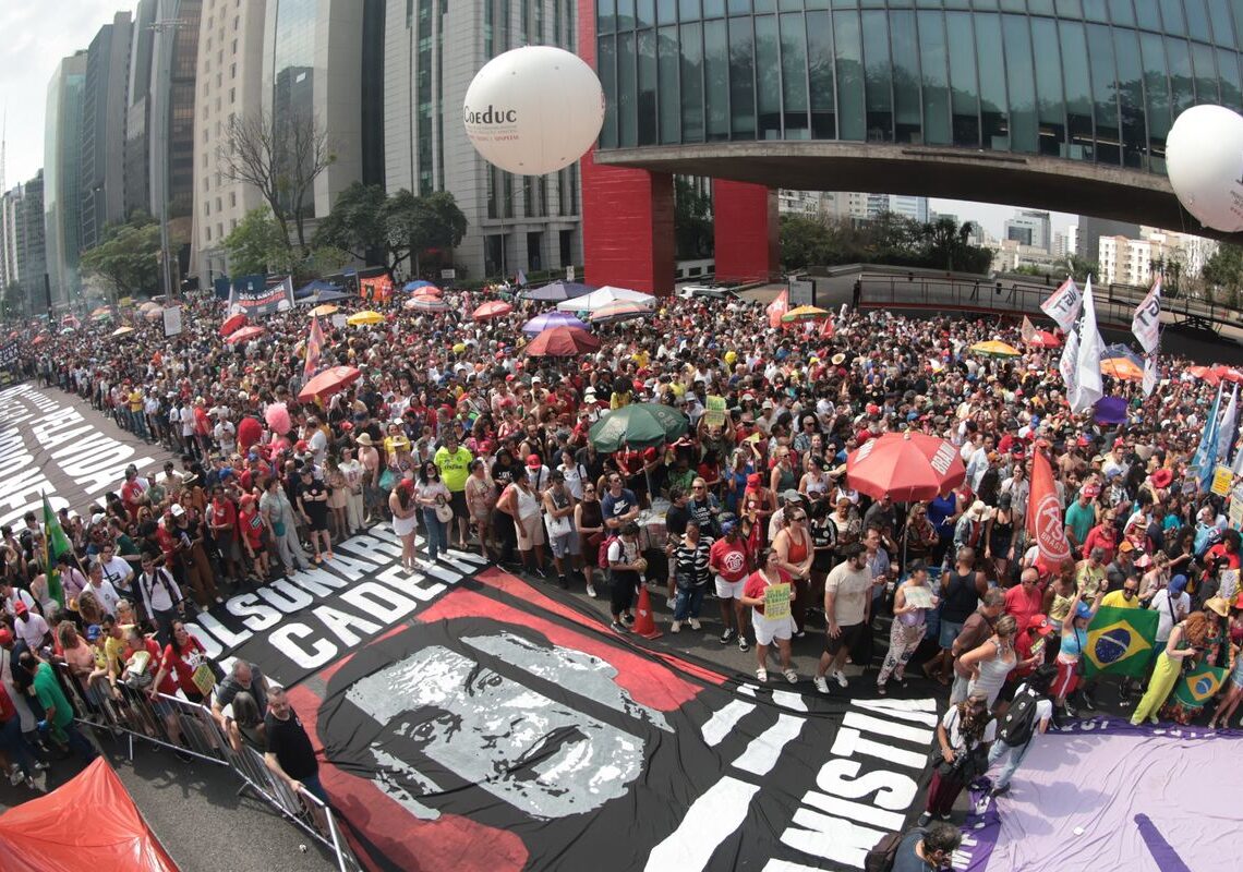 Multidões ocupam capitais contra anistia e PEC da Blindagem