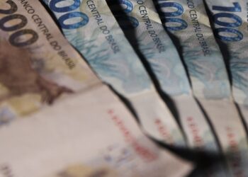 Brasileiros sacam R$ 310,36 milhões em valores a receber em julho