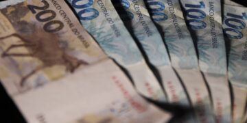 Brasileiros sacam R$ 310,36 milhões em valores a receber em julho