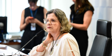 Contrato especial de trabalho para pesquisadores segue ao Plenário — Senado Notícias