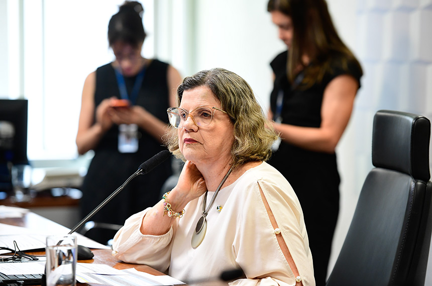 Contrato especial de trabalho para pesquisadores segue ao Plenário — Senado Notícias