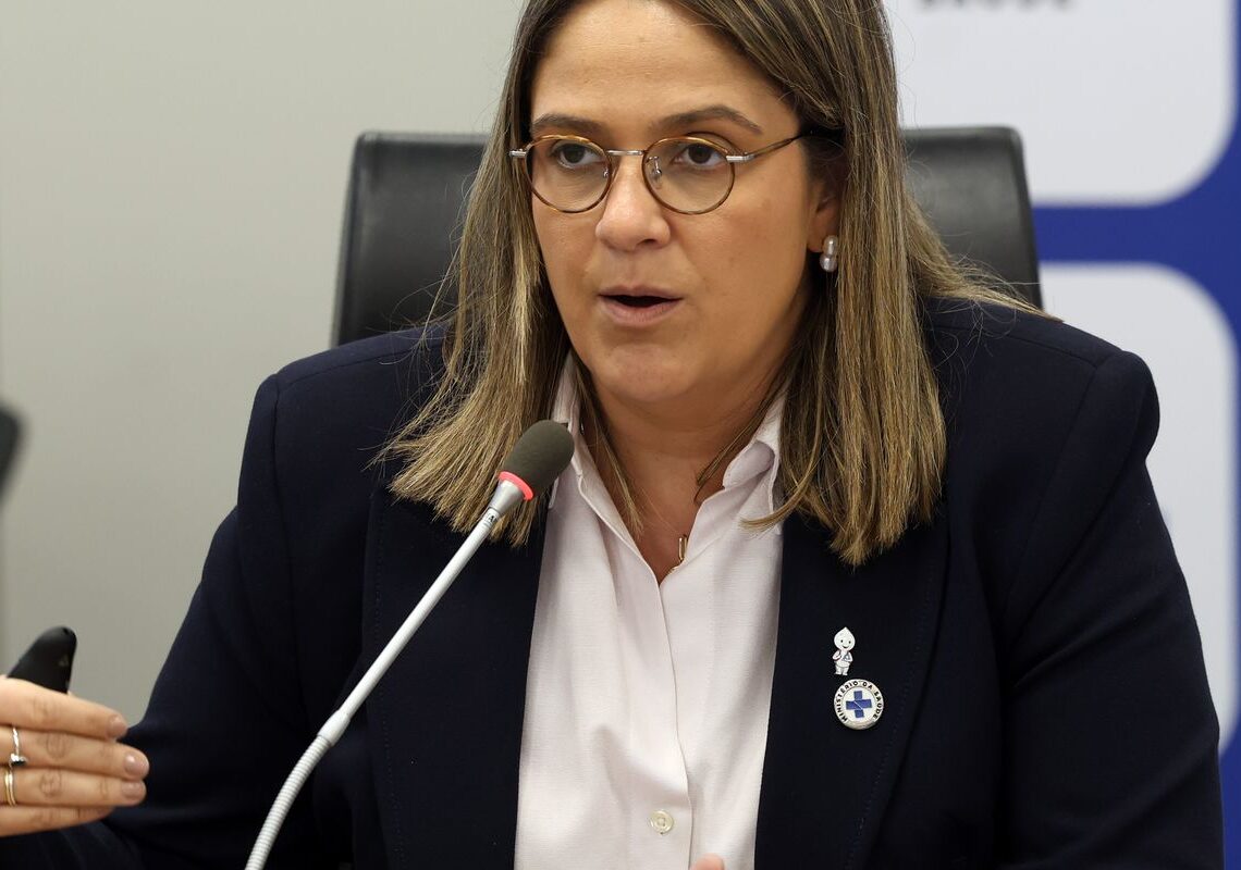 Mulheres do CadÚnico terão acesso mais rápido a absorventes pelo SUS