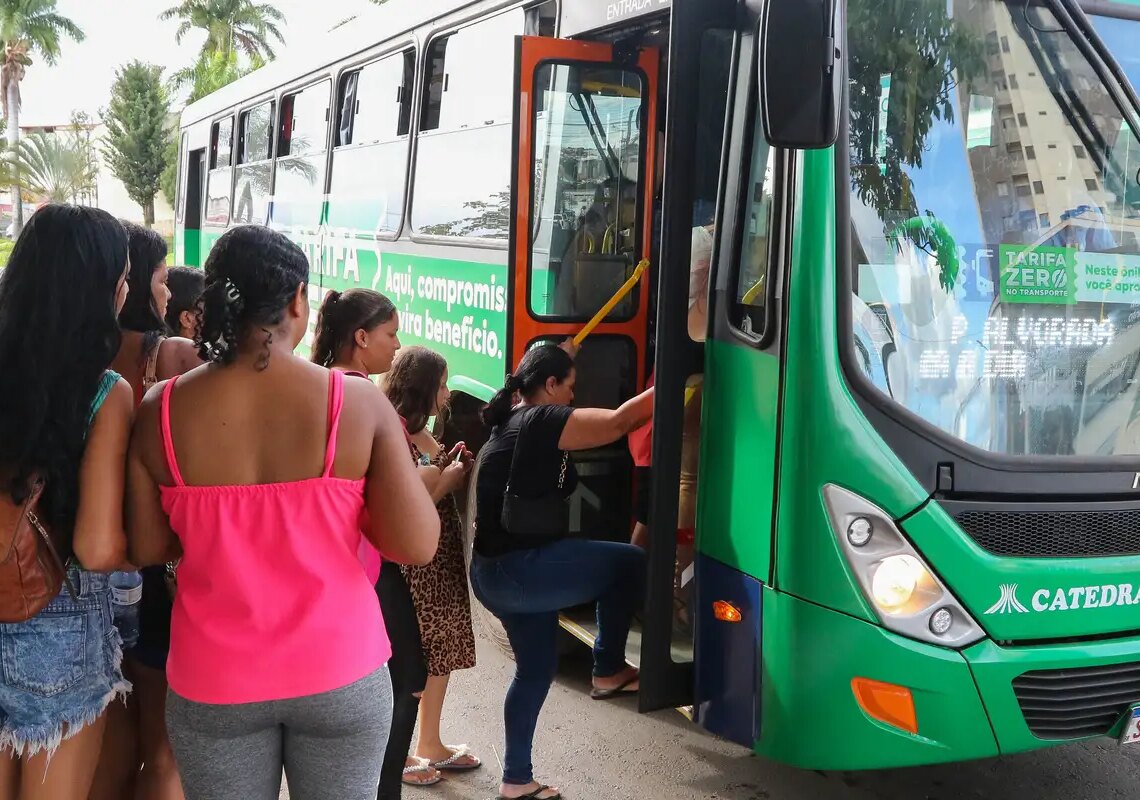 Setor de serviços cresce 0,1% em agosto e amplia recorde