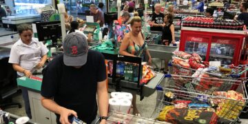 Preços dos alimentos caem pelo 4º mês consecutivo, diz IBGE