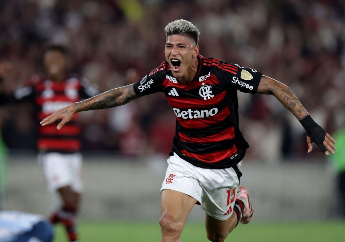 Carrascal decide e Flamengo fica em vantagem na semi da Libertadores